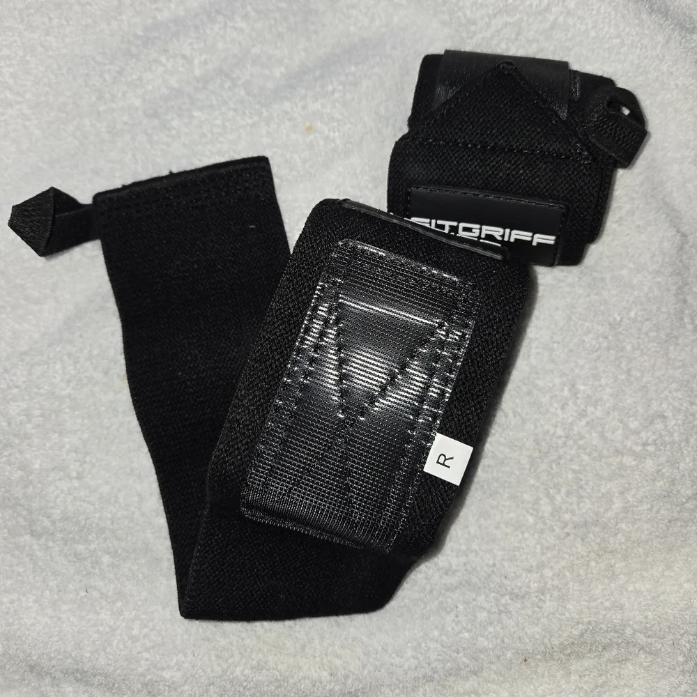 Black Wrist Wraps for Weightlifting